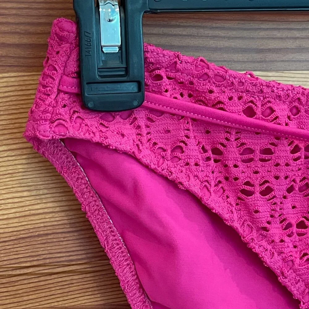 Rasberry Pink Crochet Bikini Bottoms - Women's Small - EUC - Picture 3 of 8